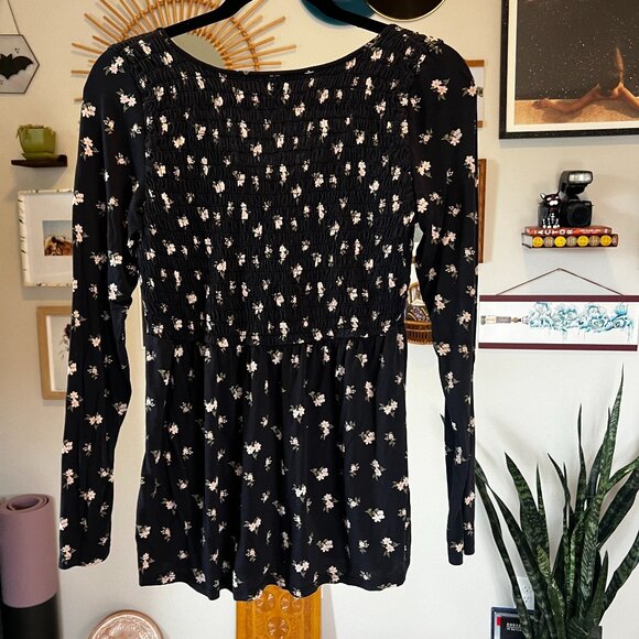 American Eagle Dark Grey Black with Floral Smocked Peplum Long Sleeve - Size M - Picture 2 of 8